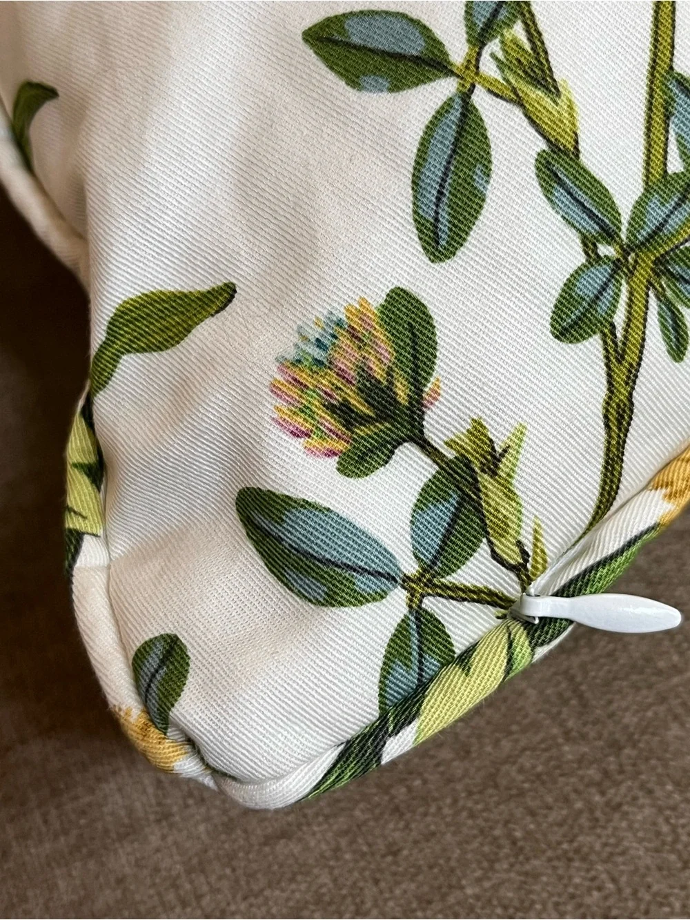 Ballard Designs Isabella Pillow (Cover & Insert) Green 20” Botanical Print NWOT